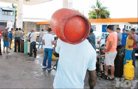 APROS pide regular los establecimientos de venta de combustibles