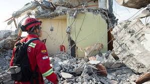 Cifra de muertos por sismo en Ecuador llega a 654
