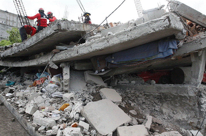 Aumenta a 246 la cifra de muertos por terremoto en Ecuador, con 2.527 heridos