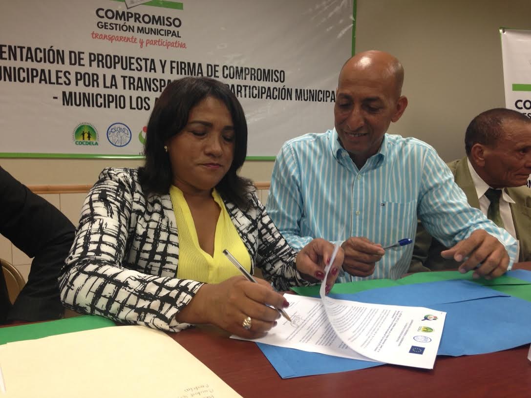 Candidatos a la Alcaldía de Los Alcarrizos firman compromiso por la Transparencia y Participación de la Sociedad Civil con varias ONG’s