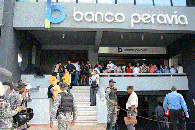 Presentan más acusaciones contra ejecutivos del Banco Peravia