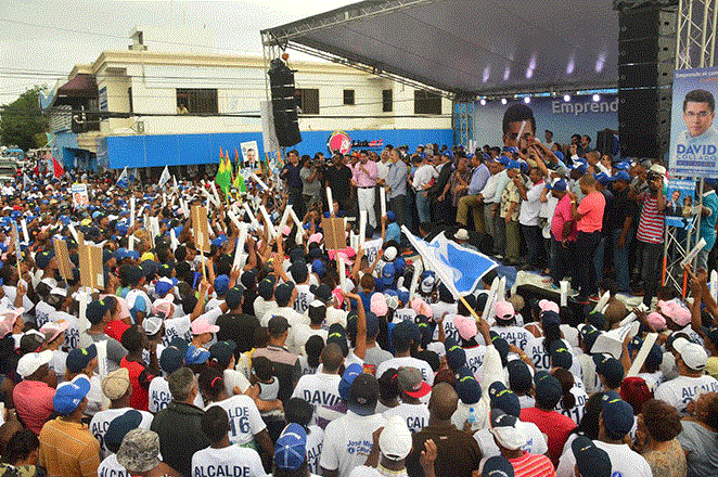 David Collado cierra campaña en la circunscripción 3 del D.N. junto a Hipólito y Carolina Mejía