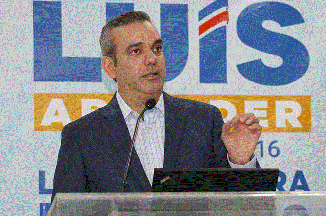 Luis Abinader acude optimista al proceso electoral