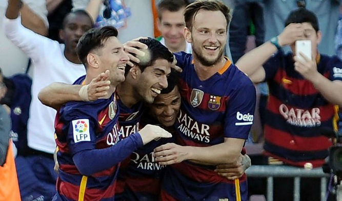 Barcelona conquista la liga española con triplete de Suárez