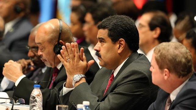 Maduro pide al continente no someterse a presiones para aislar a Venezuela
