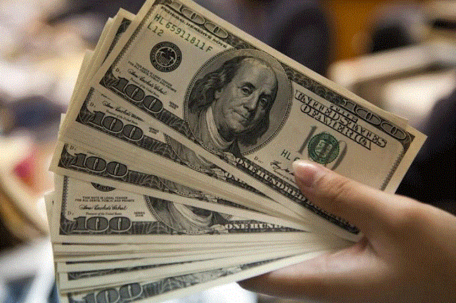 Mujer peruana entra en EE. UU. con 1.2 millones de dólares falsos