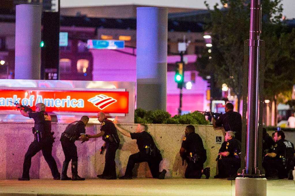 Cinco policías muertos y seis heridos en tiroteo en Dallas