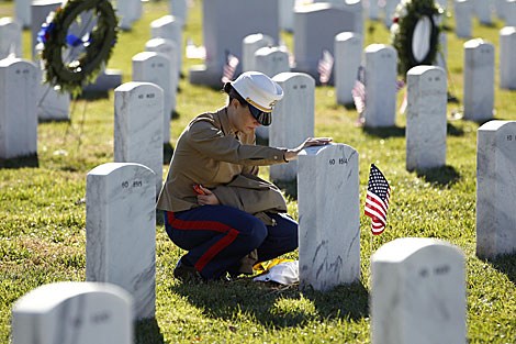 Veinte veteranos de EE. UU. se suicidan cada día, según informe