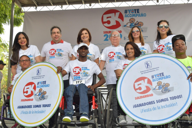 Miles de atletas con discapacidad participan en los 5k de Rehabilitación