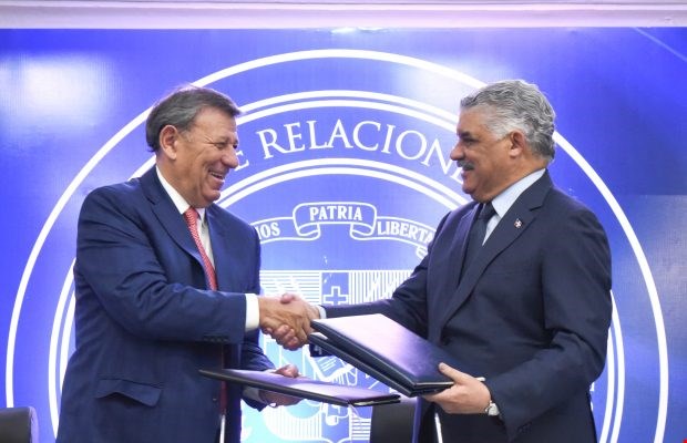 Cancilleres de RD y Uruguay firman tres acuerdos en materias económica y migratoria