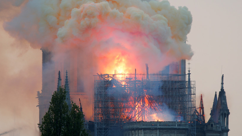 Ministro de Cultura de RD dice incendio en Catedral de Notre Dame es una tragedia histórica y cultural para la humanidad