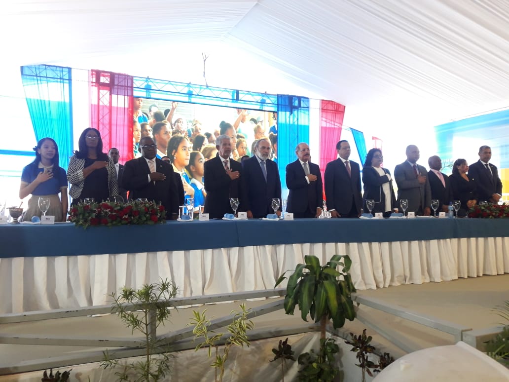Presidente Medina inaugura dos centros educativos en Pedro Brand