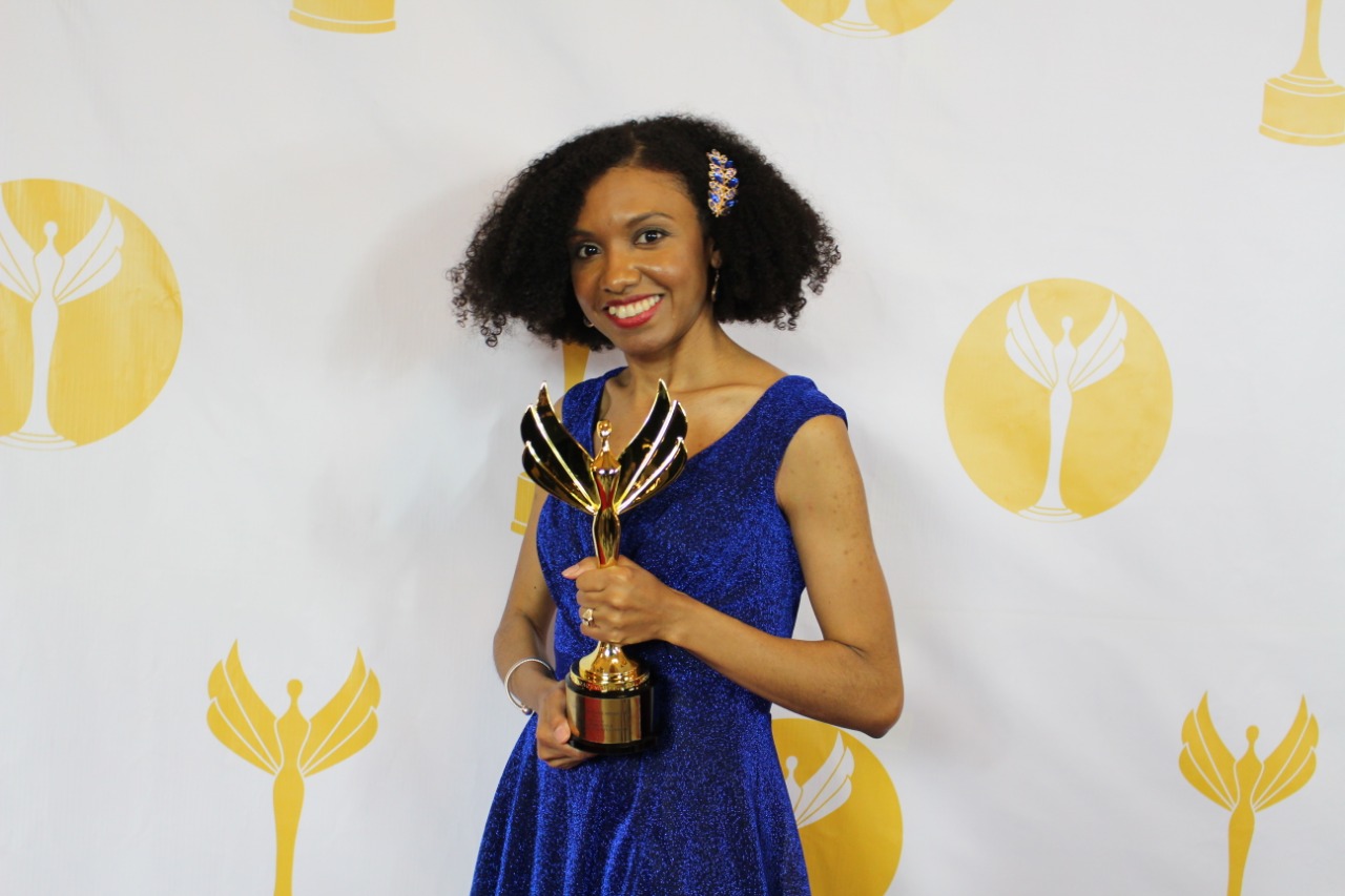 Kenia Del Orbe, primera dominicana que recibe en Washington el 'Oscar de la Comunicación Política' como 'mujer influyente del año'