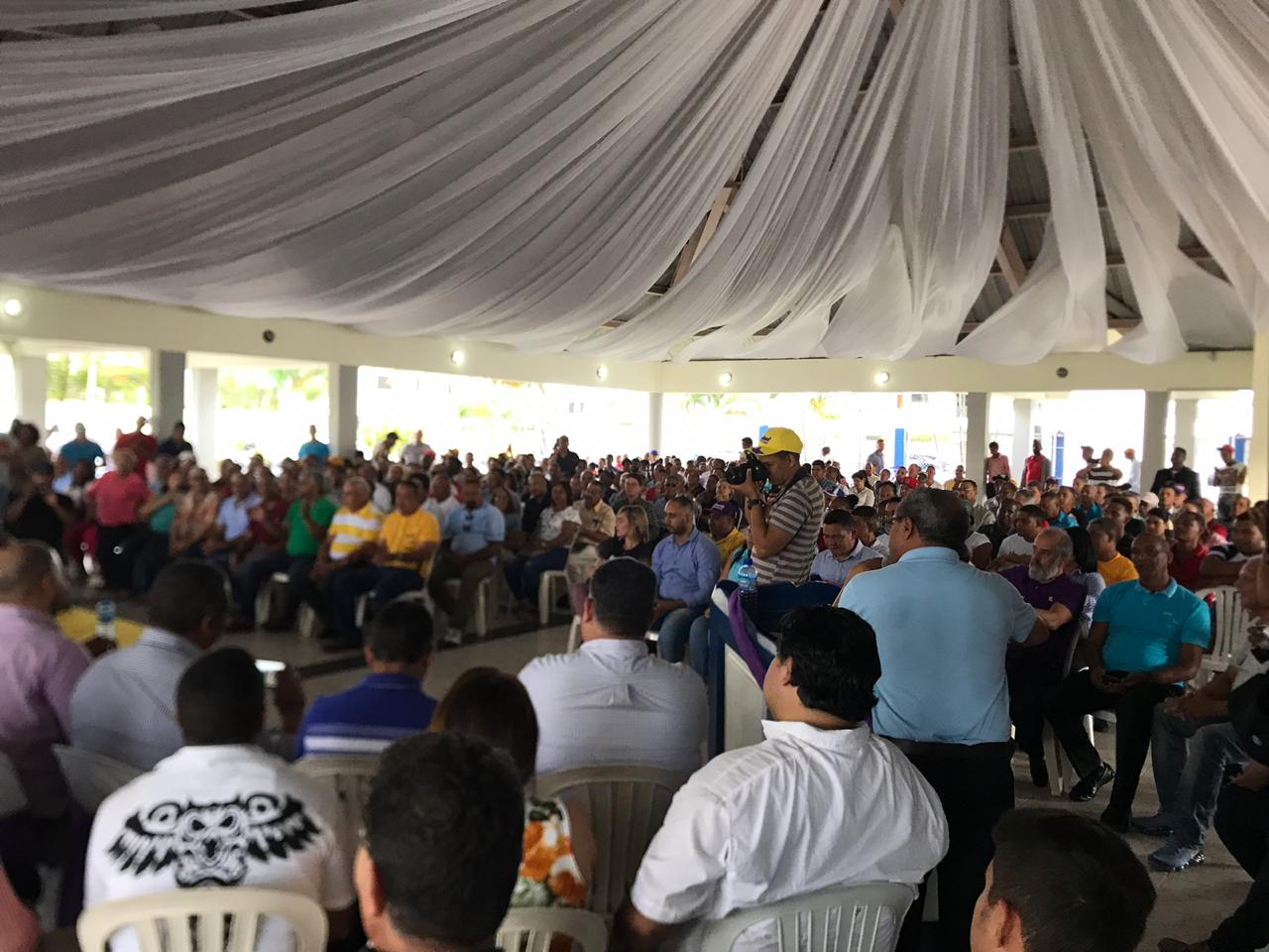 Equipo de Fernández, inicia recorrido por los 168 municipios del país con miras a actividad del 5 de mayo