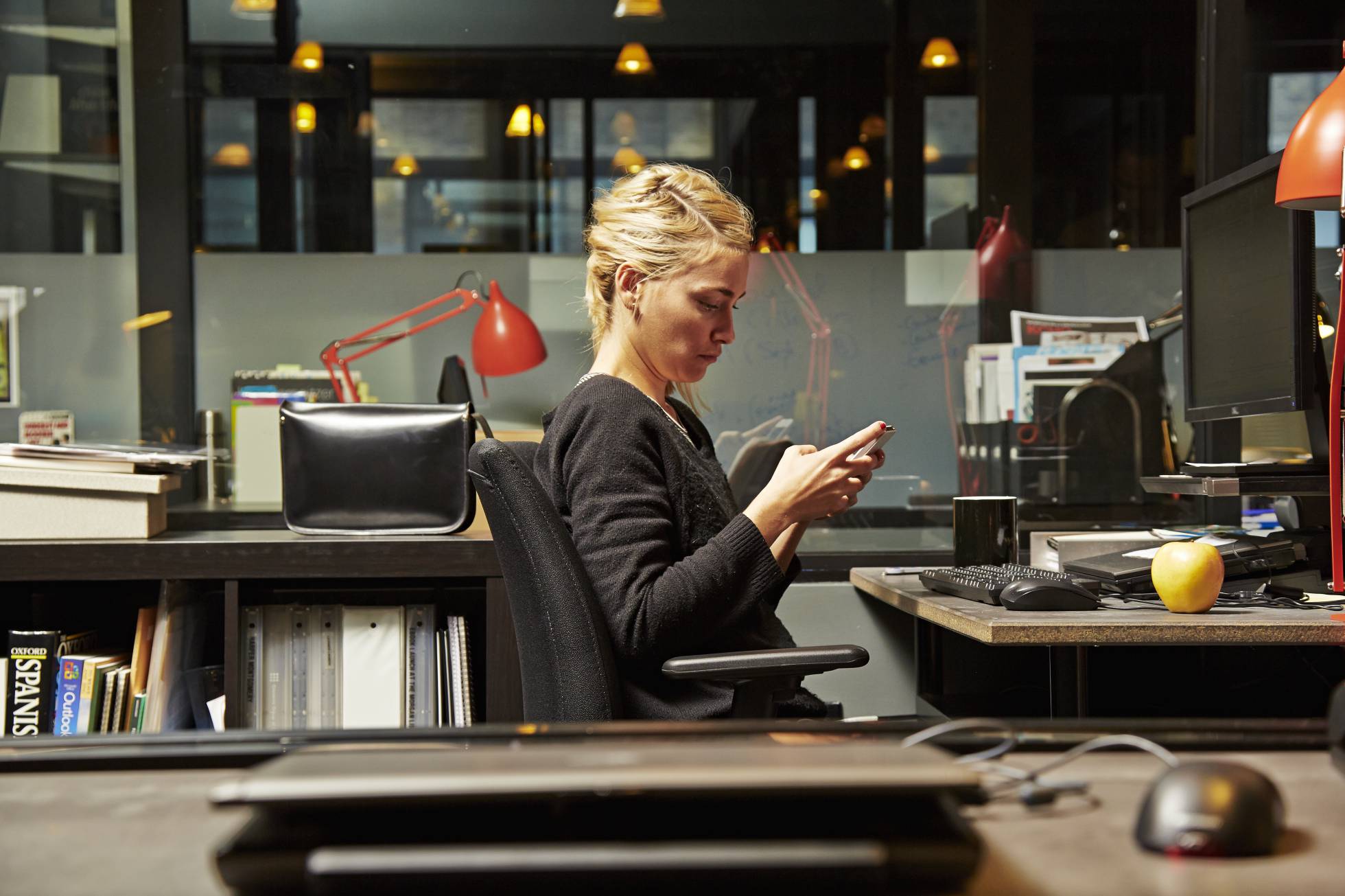 ¿Hay que prohibir el uso del ‘smartphone’ en reuniones laborales?