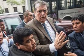 Expresidente de Perú Alan García intenta suicidarse  cuando iba a ser detenido