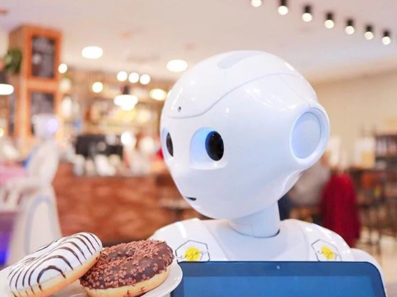 No requieren propina: el restaurante futurista que es atendido por camareros androides