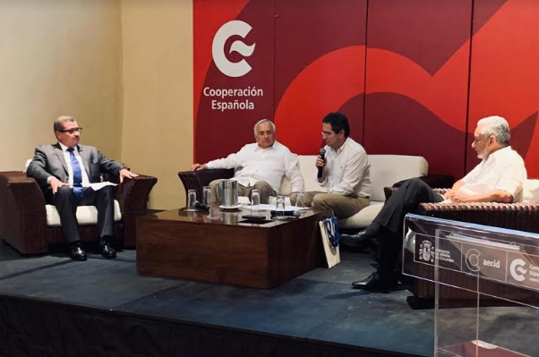 Leonel Fernández comparte su visión de futuro en infraestructura con expresidentes de Colombia y Panamá