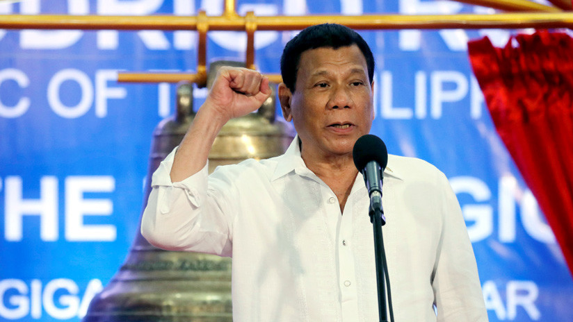 Presidente de Filipinas insinúa que fue "gay", pero luego se "curó" de la homosexualidad