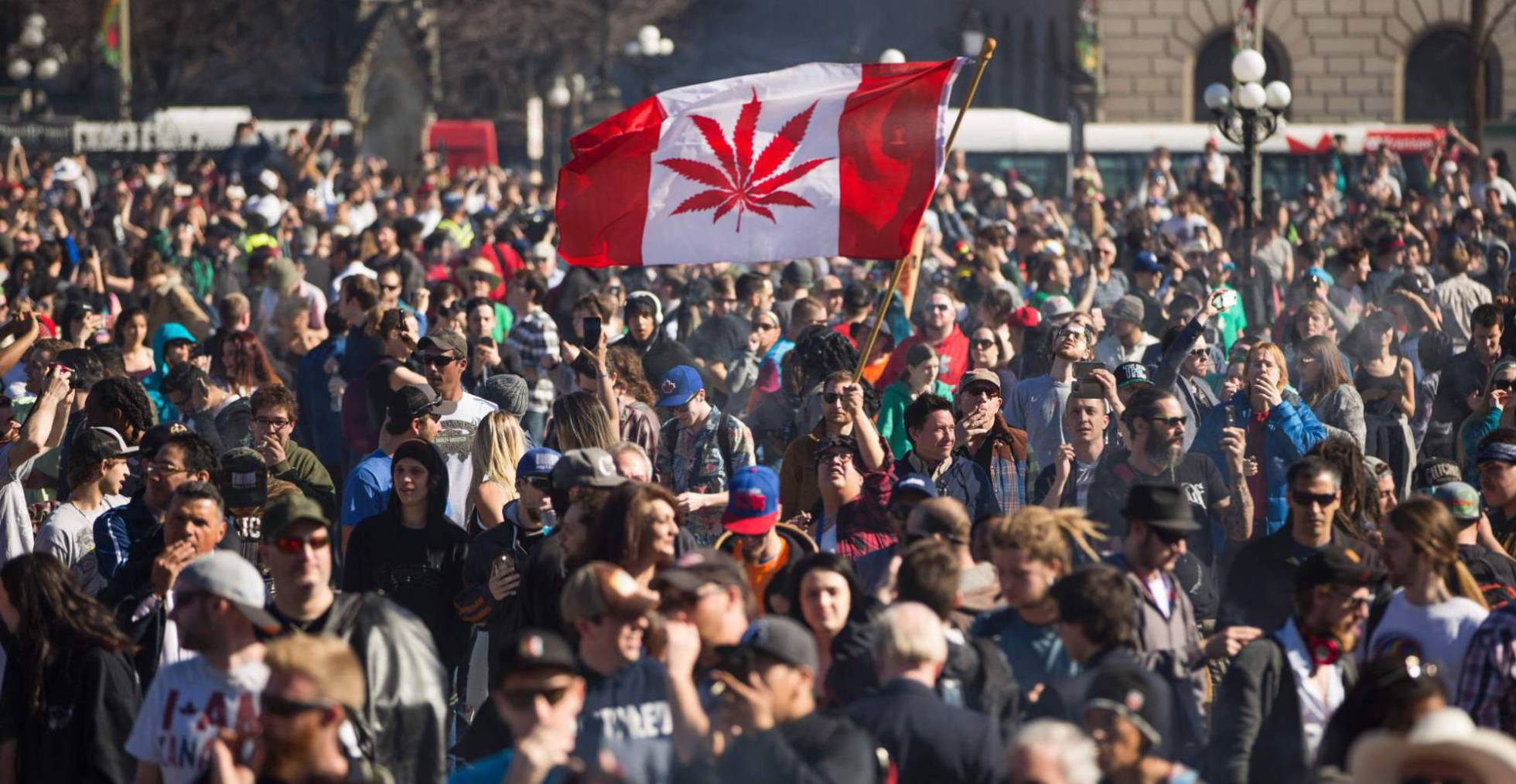 Se duplica en Canadá el número de consumidores de marihuana tras su legalización