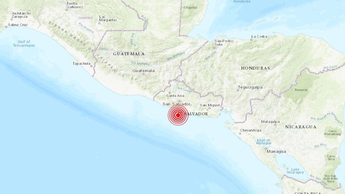 Un sismo de magnitud 6,6 sacude El Salvador y genera una amenaza de tsunami