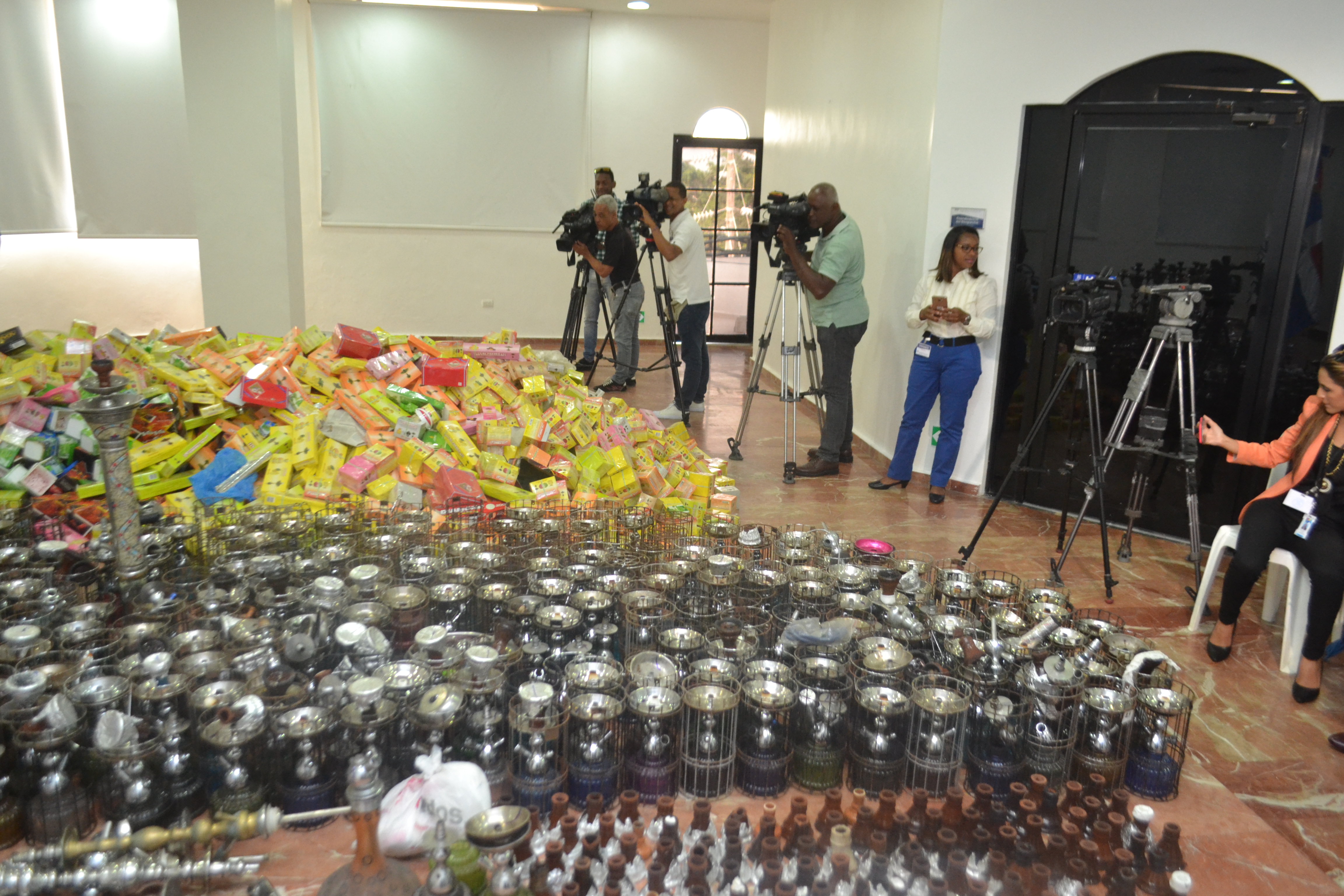 Ministerio Público incauta más de 300 hookahs en centros de diversión de Santo Domingo Este