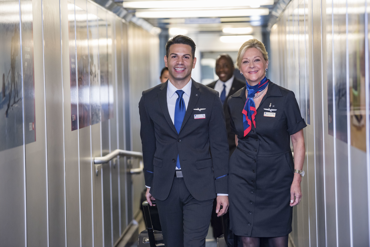 American Airlines celebra Día de Aprecio a los Auxiliares de Vuelo