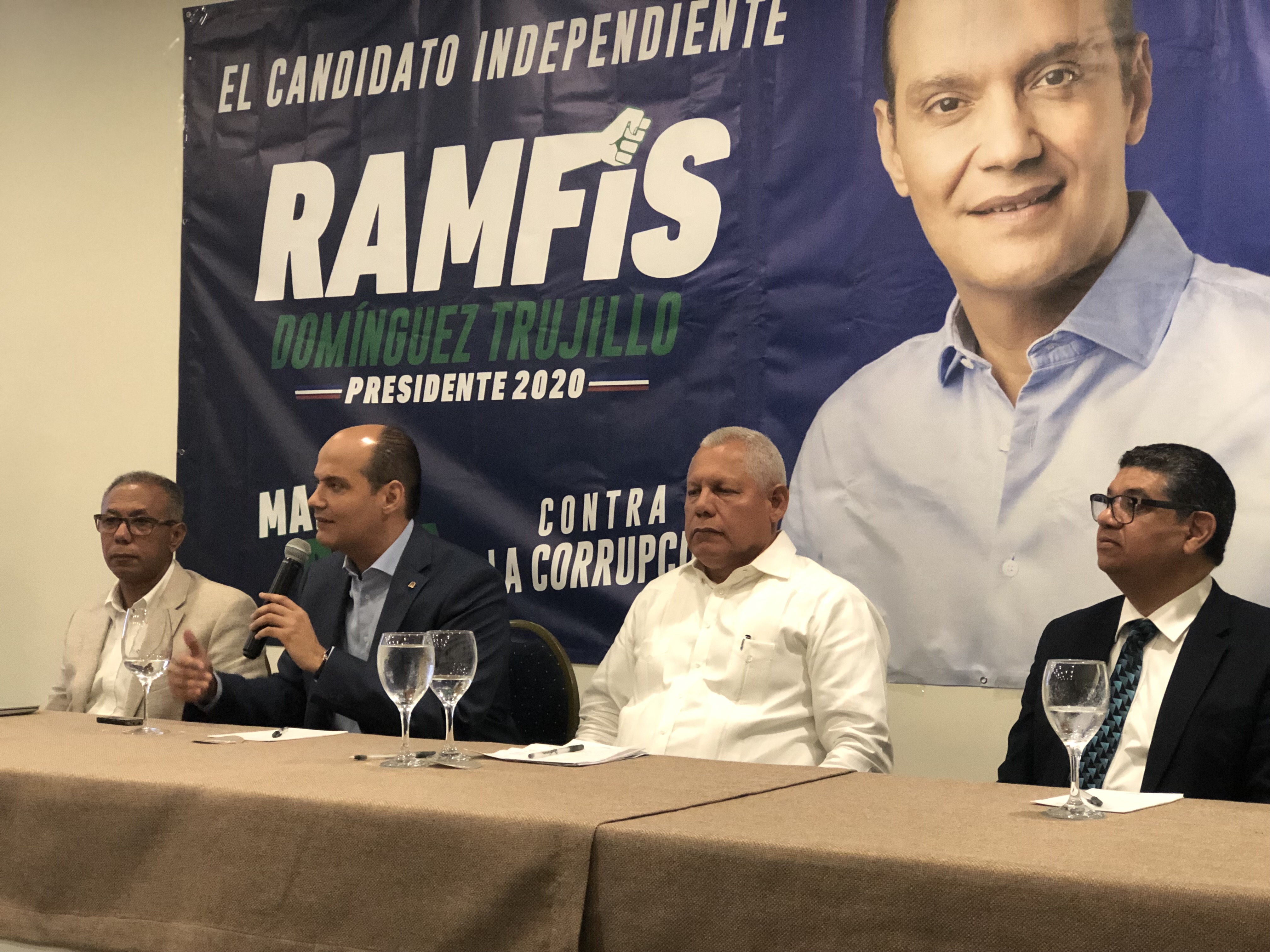 Ramfis Domínguez lanza Comisión Anticorrupción y la plataforma: Corruptometro