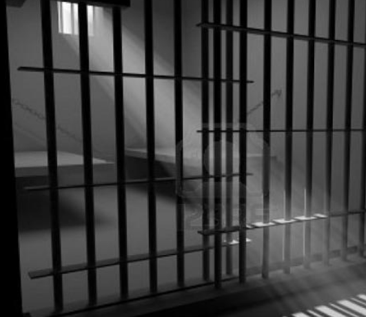 Prisión preventiva contra empleado de bar clausurado por vinculación a explotación sexual de varias mujeres