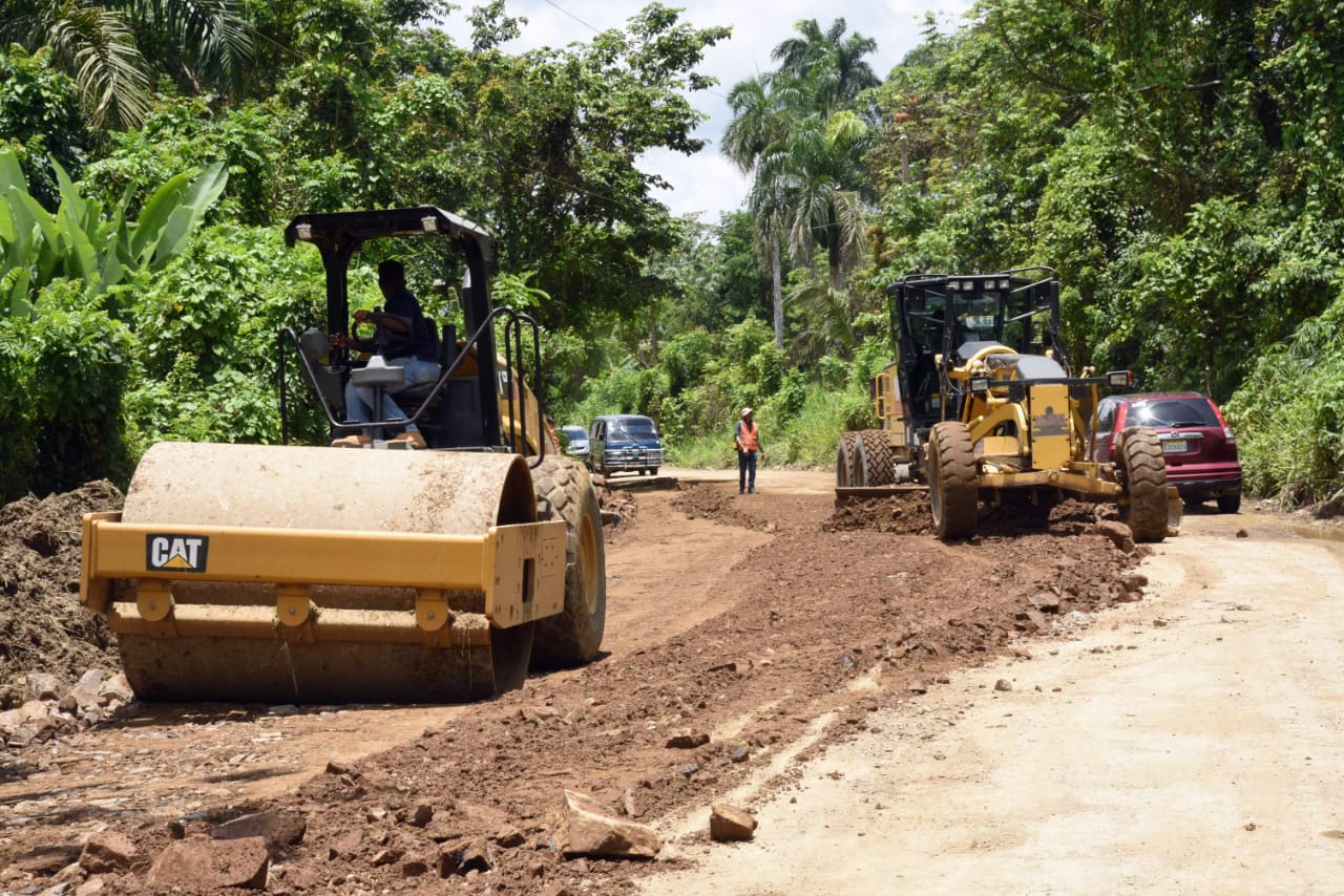 MOPC avanza trabajos acondicionamiento carretera Hato Mayor-Sabana de la Mar
