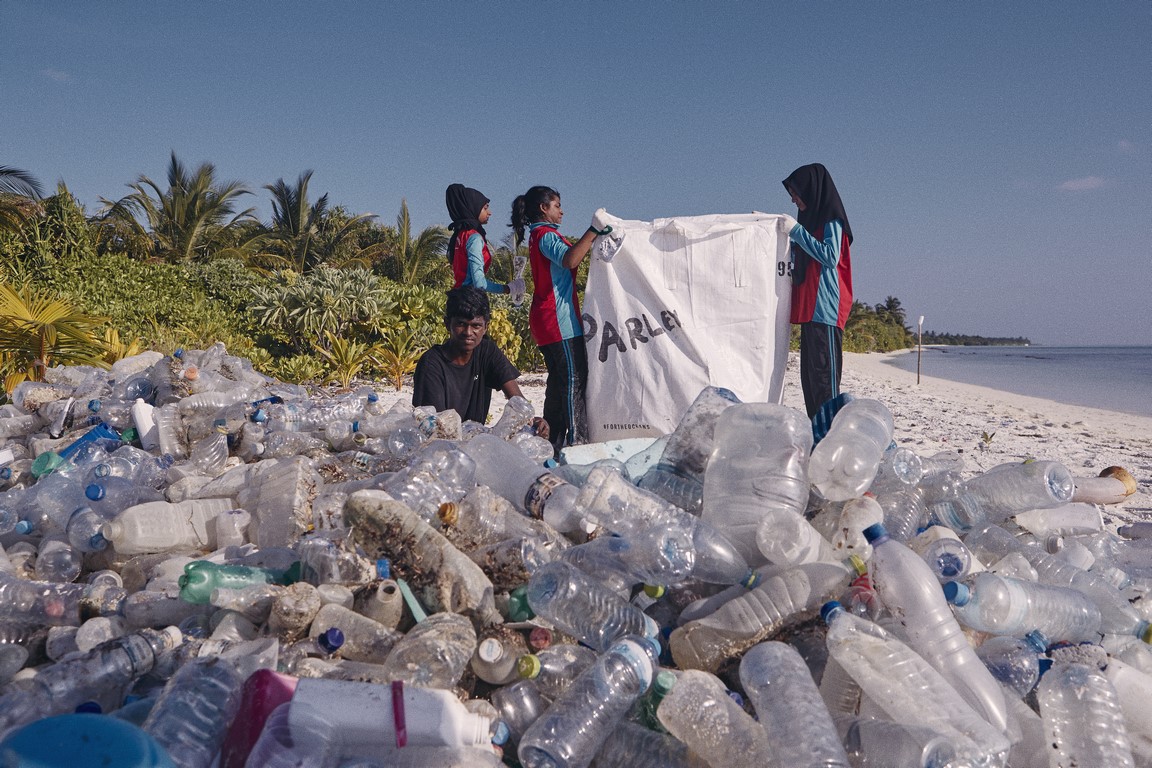 Adidas anuncia lucha contra la contaminación de los océanos