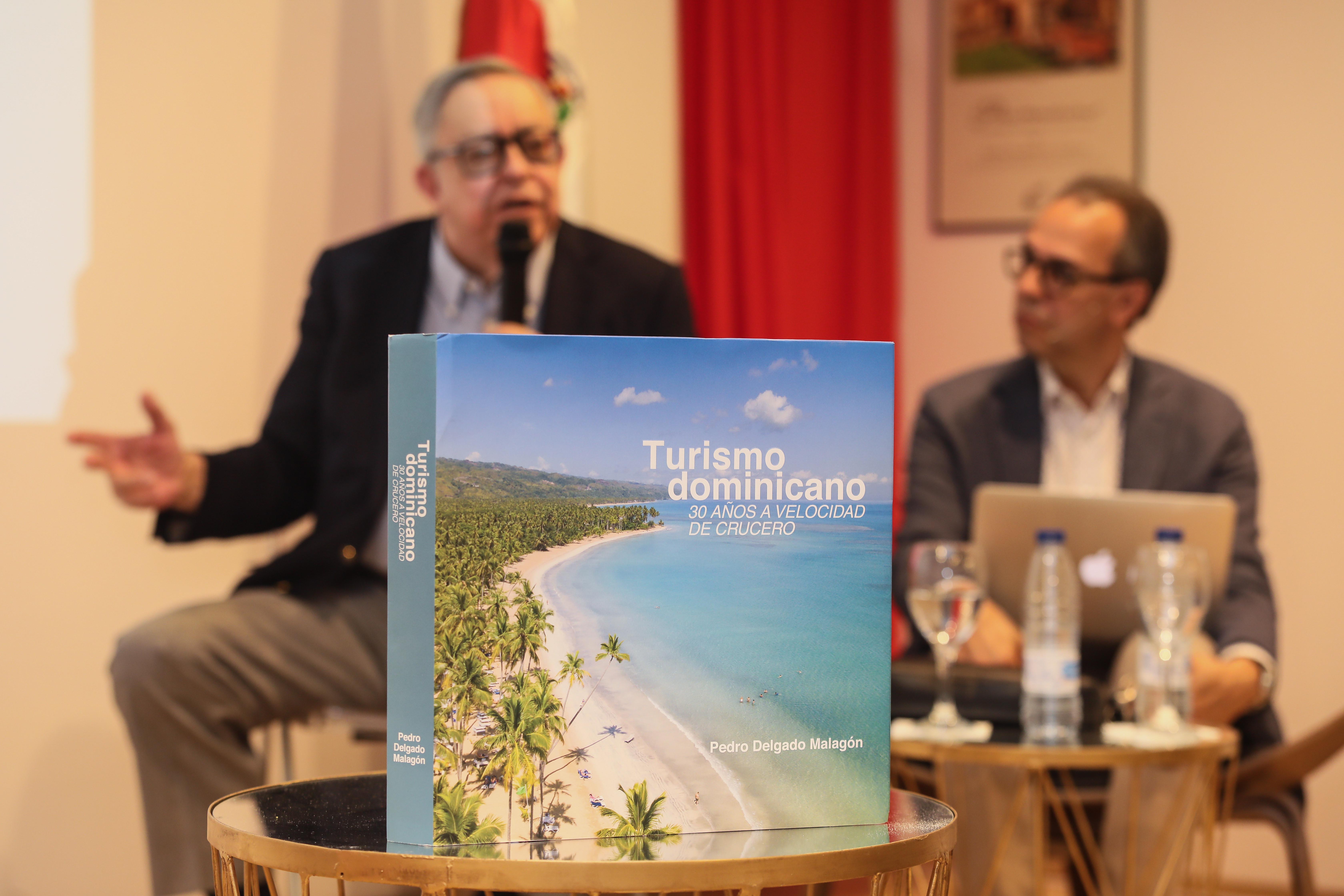 Popular presenta en Feria del Libro de Madrid “Turismo dominicano: 30 años a velocidad de crucero”
