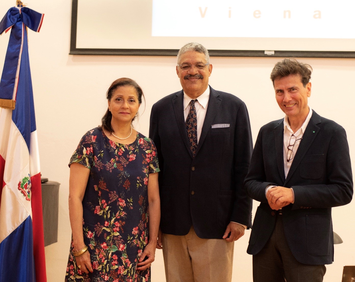 Embajada dominicana en Austria presenta conferencia sobre la narrativa breve dominicana