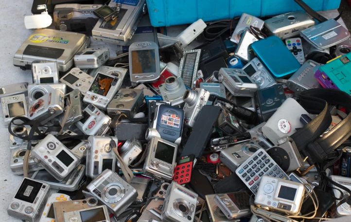 Por qué se espera que la revolución del 5G genere una catarata mundial de basura electrónica