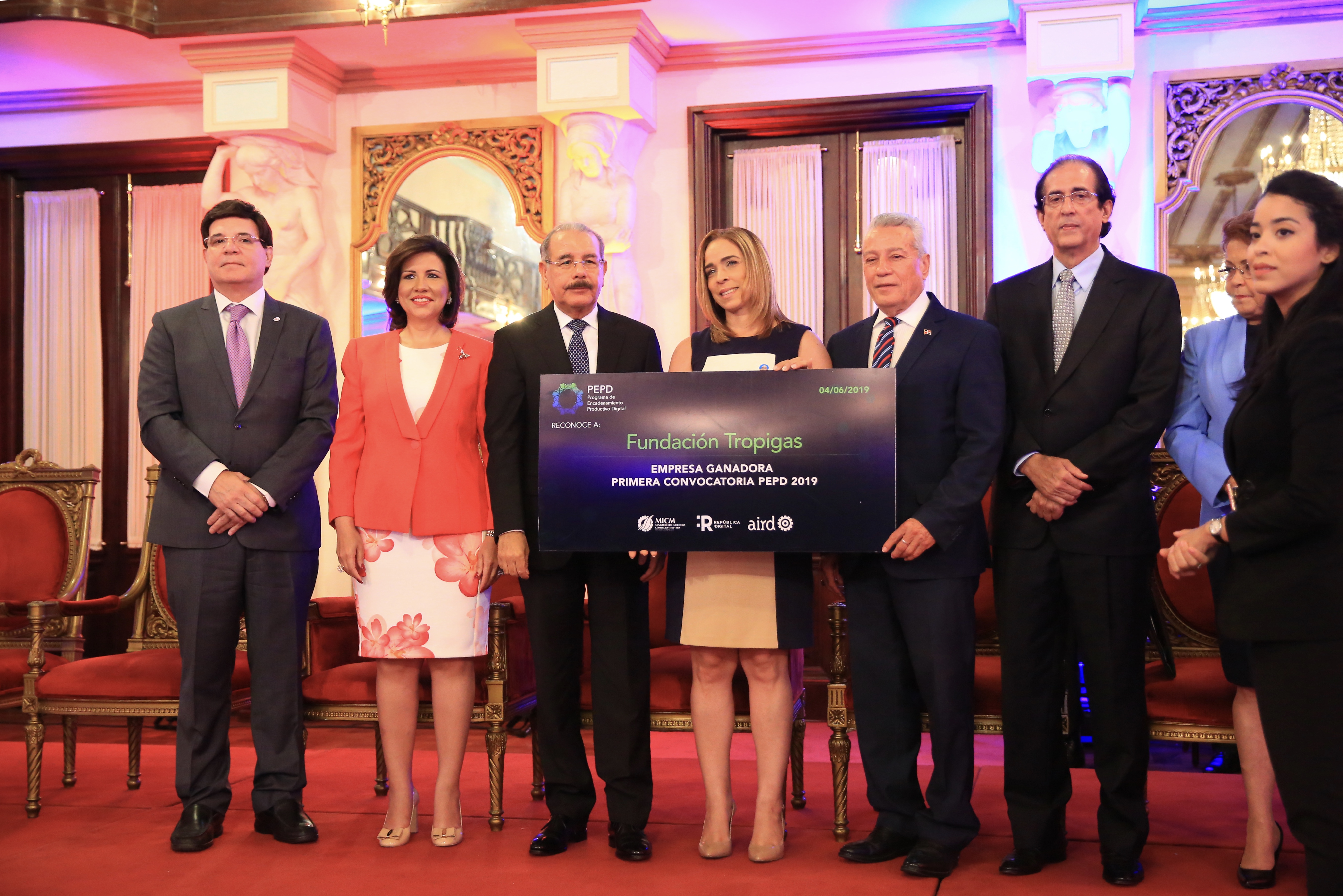Tropigas Dominicana y Fundación Tropigas ganan premio de encadenamiento productivo digital