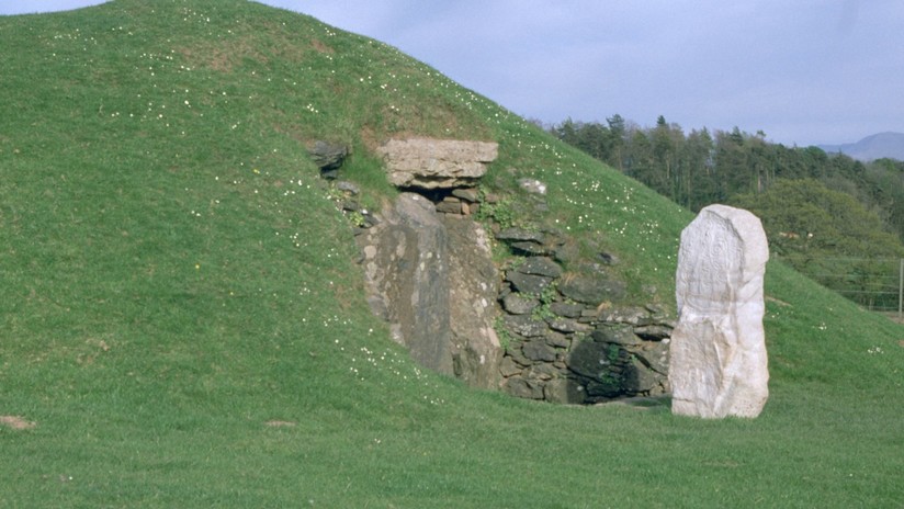 Descubren una tumba de 4.000 años en Reino Unido y su contenido desconcierta a los científicos