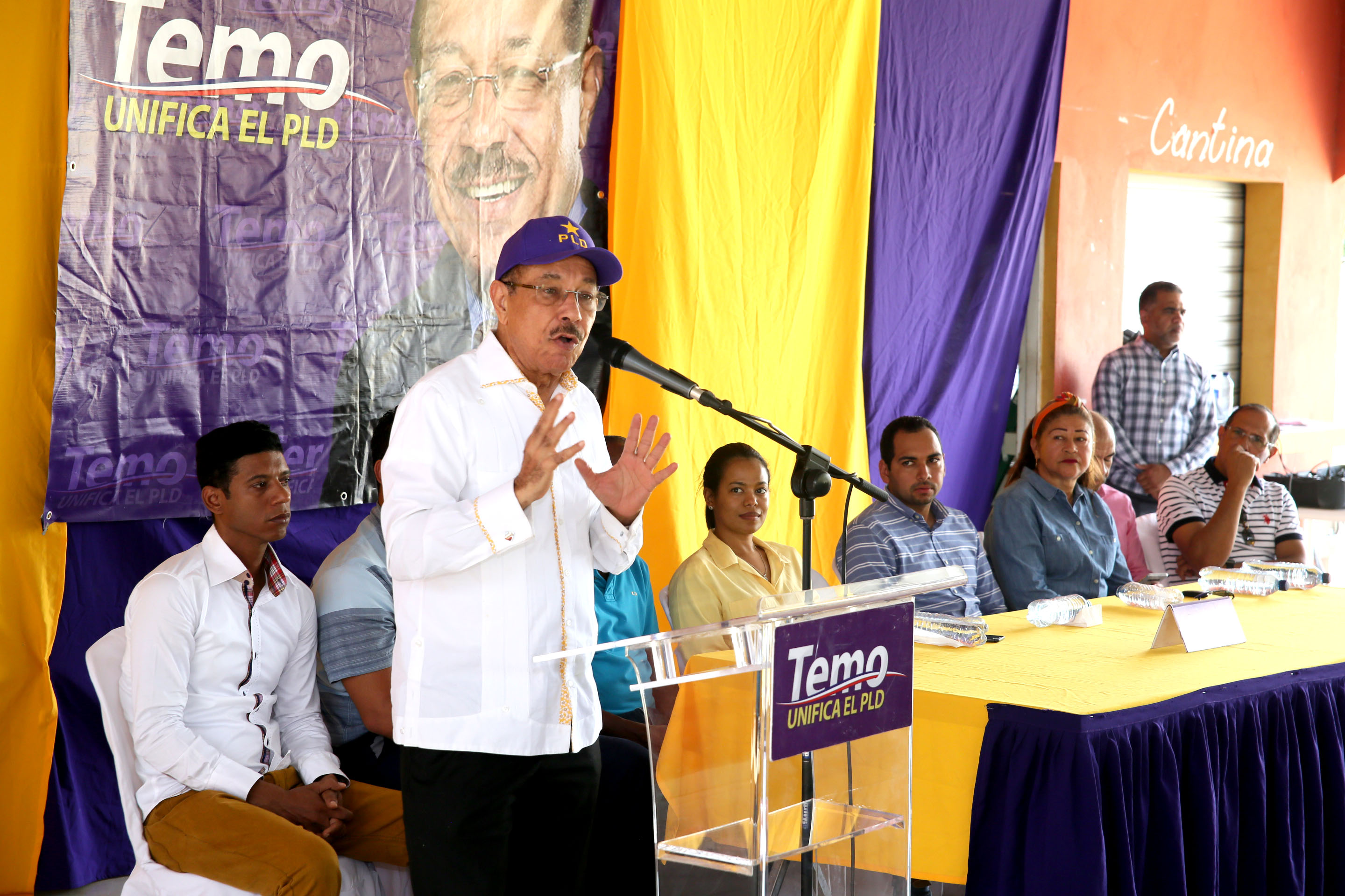 Temo Montás se define como "el precandidato que combina experiencia y cercanía al pueblo"