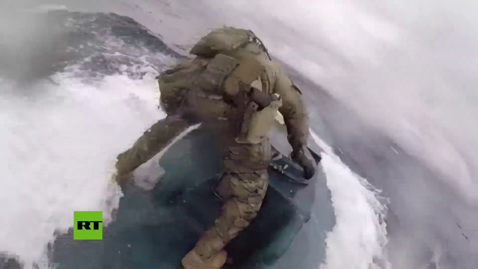 VIDEO: Agentes de EE.UU. asaltan narcosubmarino en movimiento con 232 millones de dólares en cocaína