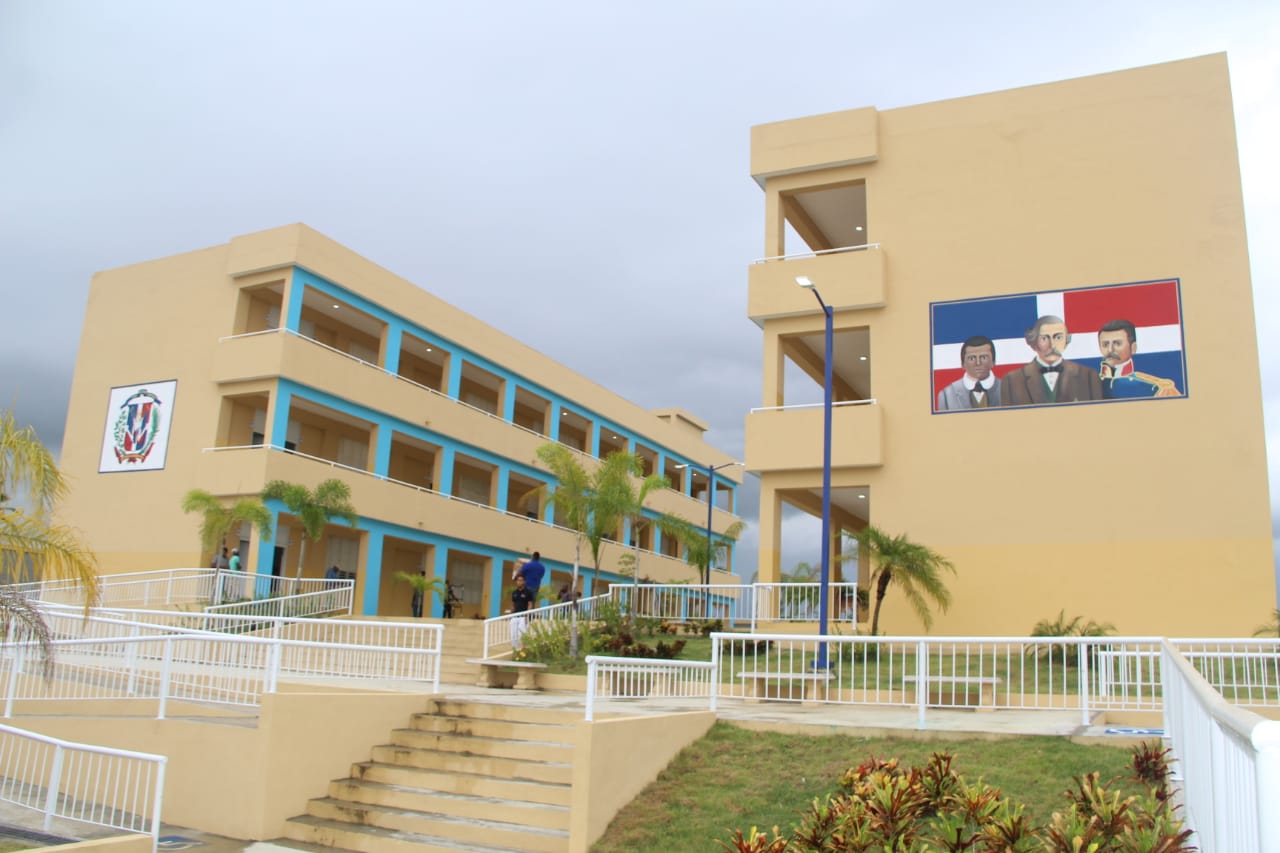 Presidente Danilo Medina entrega otro centro educativo en Los Alcarrizos
