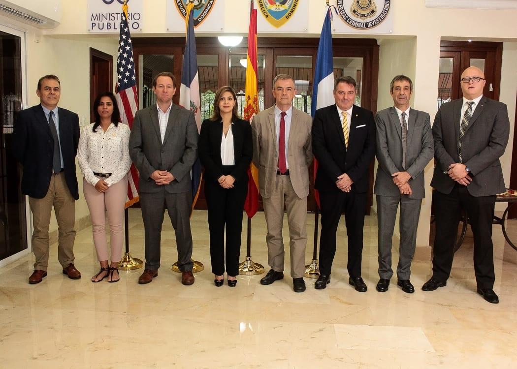 Fiscal titular DN sostiene encuentro de trabajo con PN y representantes de Canadá, España, Estados Unidos y Francia