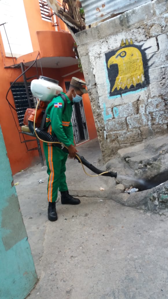 Obras Públicas interviene 16 sectores en Gran Santo Domingo y Barahona en primera etapa con jornada de fumigación