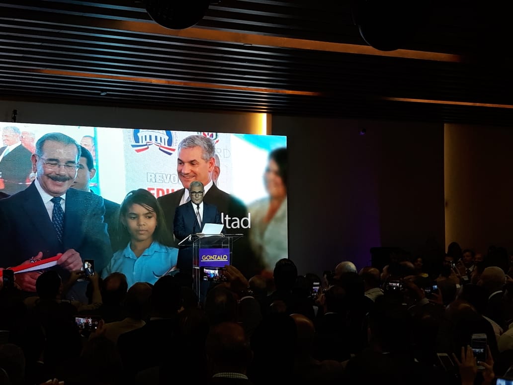 (Video): Gonzalo Castillo anuncia irá tras la candidatura presidencial, renuncia como ministro de Obras Públicas