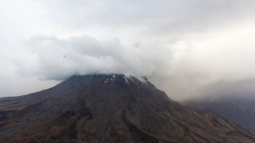 Perú en estado de emergencia tras erupción de volcán; mil personas evacuadas