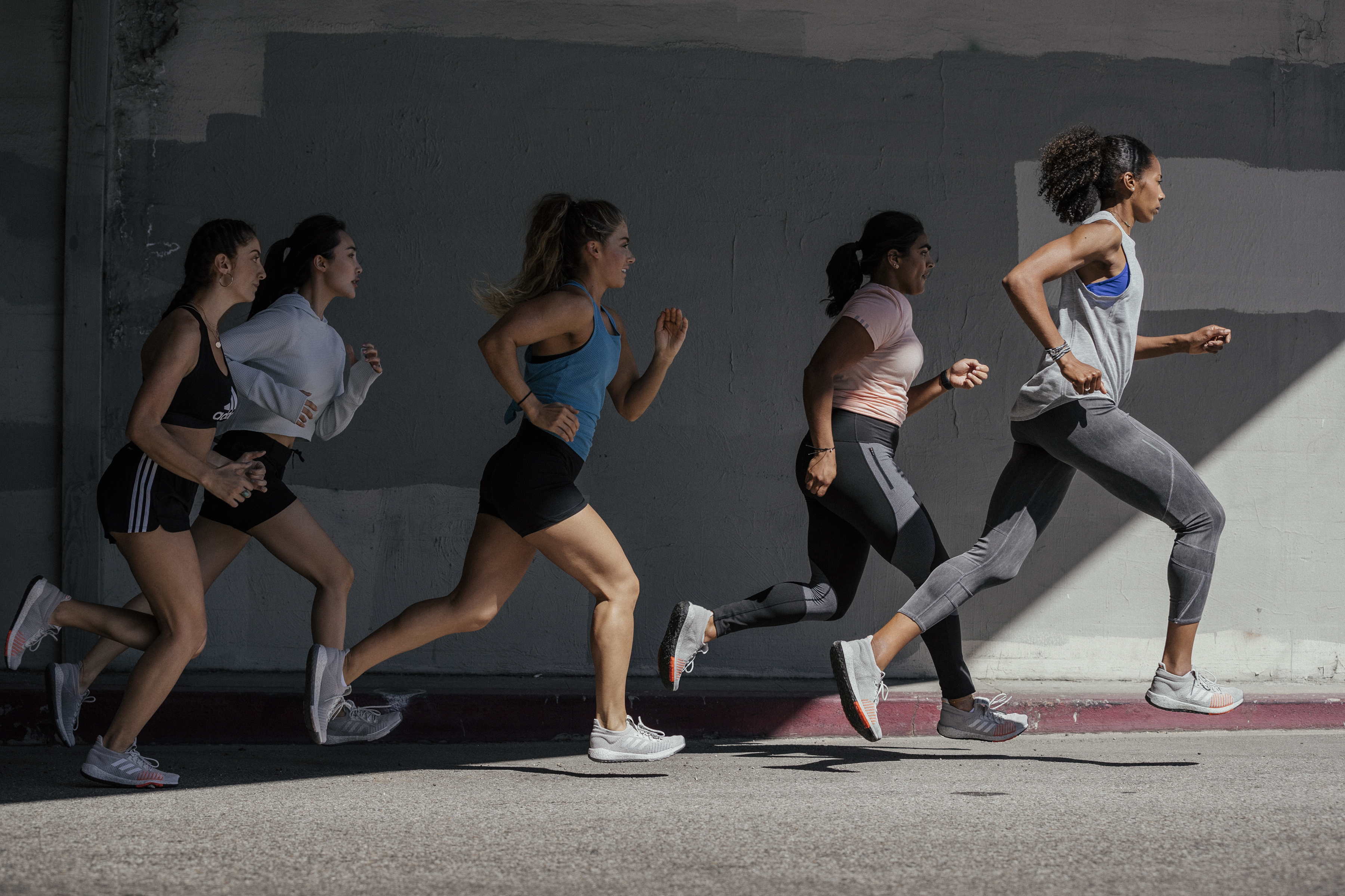 Adidas crea una nueva innovación en la Tecnología Boost para corredores urbanos: Pulseboost HD