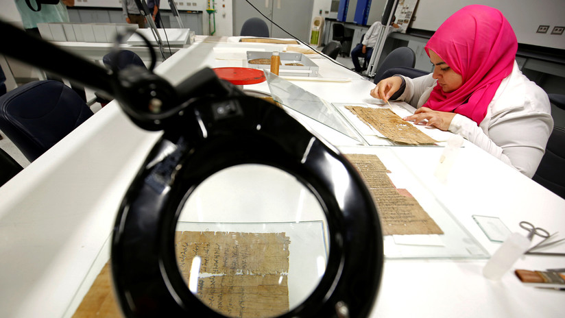 Científicos detectan 'tinta invisible' en un antiguo papiro egipcio