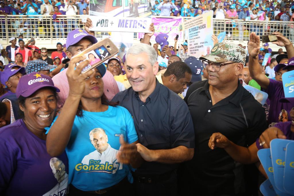 Gonzalo Castillo: “yo encarno la evolución de la política dominicana”