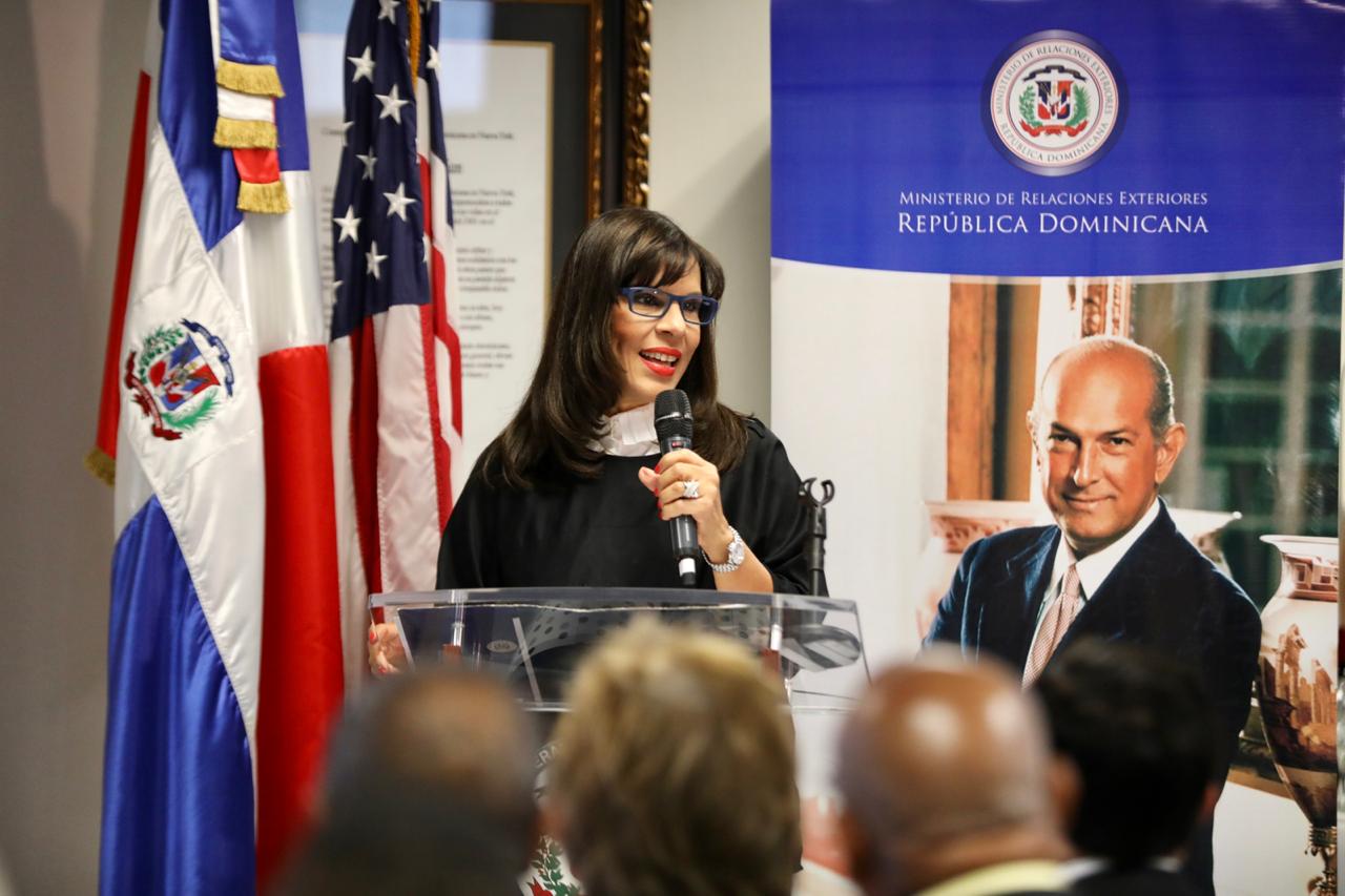 MIREX promueve en Nueva York el “Premio Internacional al Emigrante Dominicano Sr. Oscar de la Renta”