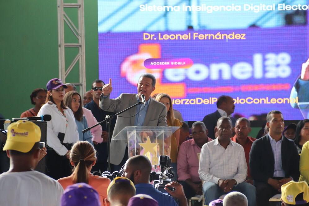 Leonel Fernández espera se cumpla acuerdo de alternancia para presidir Cámara de Diputados