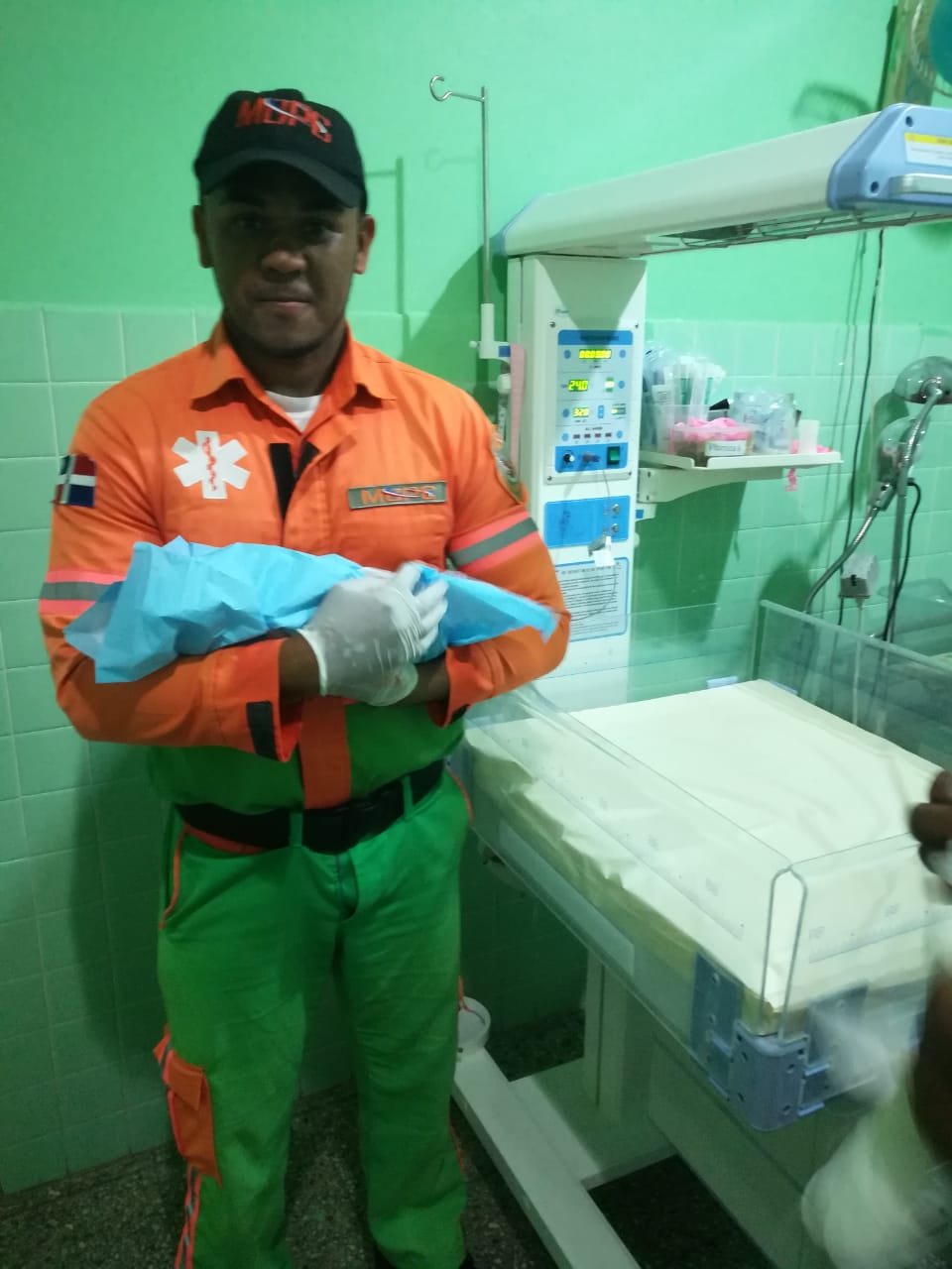 Nace séptimo bebé en ambulancia del Programa de Asistencia Vial del MOPC