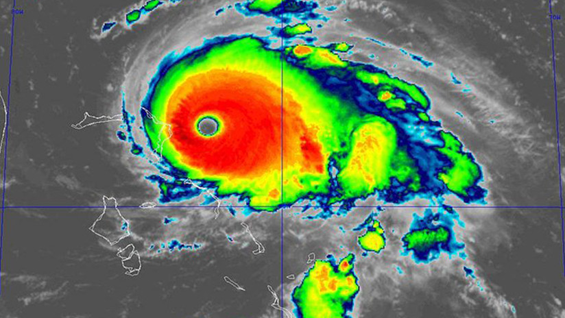 Dorian se convierte en huracán categoría 5 con vientos de 260 km/h